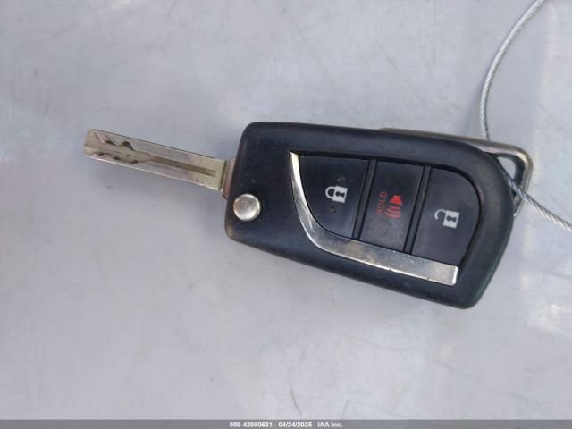 
								2021 TOYOTA RAV4 LE full									