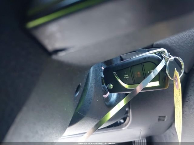 
								2021 TOYOTA RAV4 LE full									