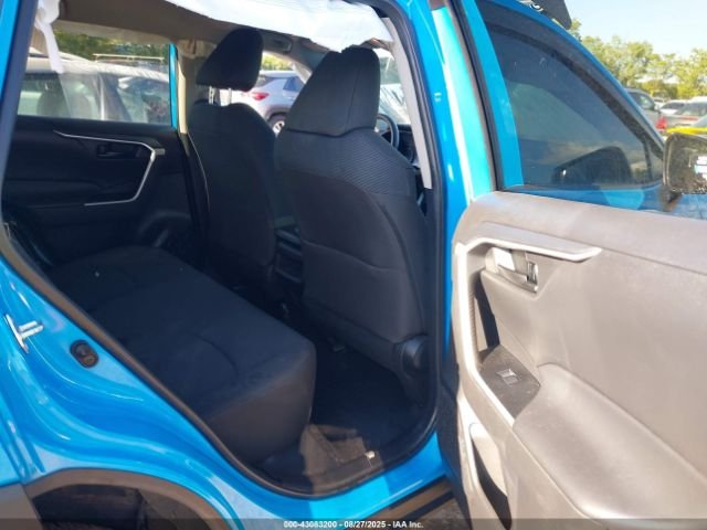 
								2021 TOYOTA RAV4 LE full									