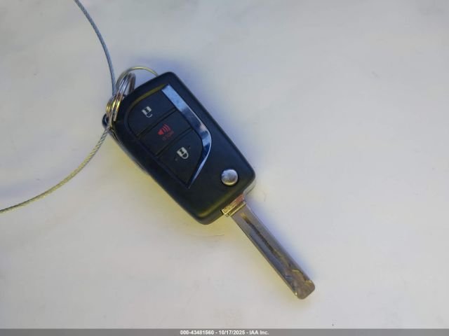 
								2020 TOYOTA RAV4 LE full									