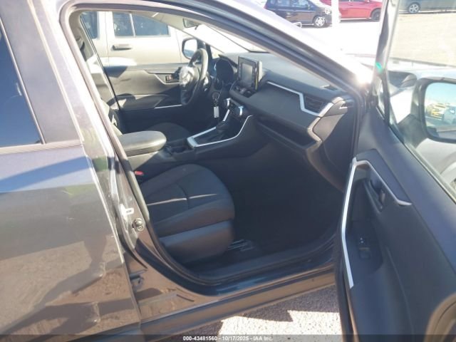 
								2020 TOYOTA RAV4 LE full									