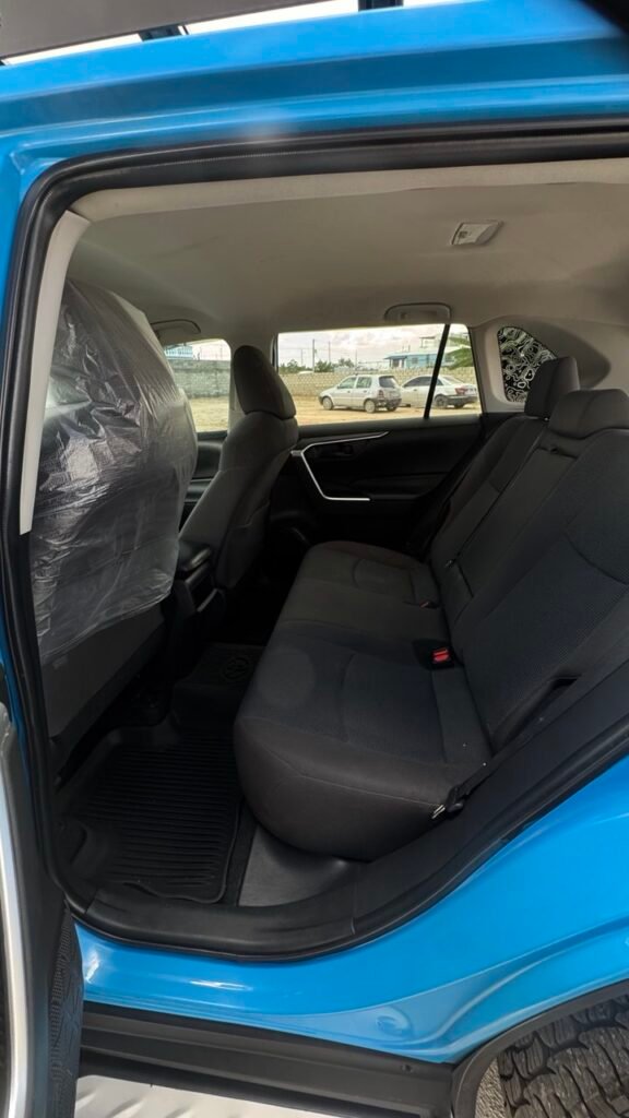 2021 TOYOTA RAV4 LE 4X4