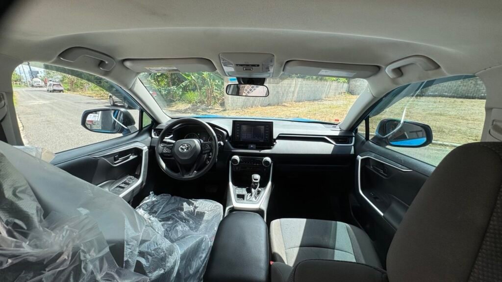 2021 TOYOTA RAV4 LE 4X4